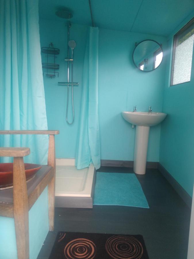 Blackberry Patch Hotel Pontyates Ngoại thất bức ảnh